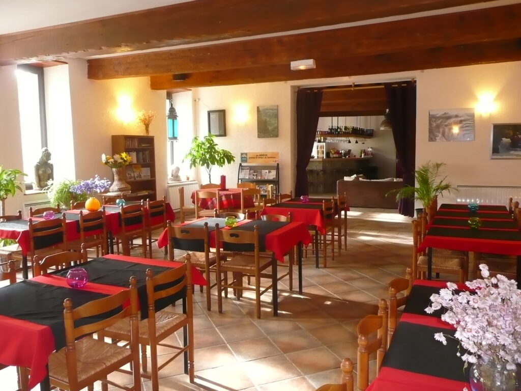 salle_restaurant_gite_ascou_ariege
